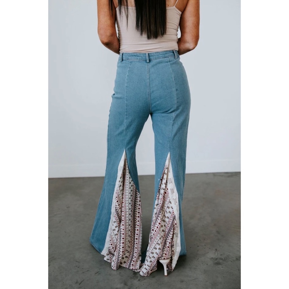 Wisteria Boho Floral Print & Lace High Rise Flare Leg Stretch Jeans - Picture 6 of 9